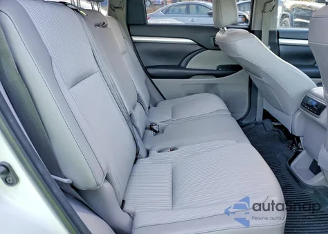 2018 Toyota Highlander Le z USA, uszkodzony, nr VIN 5TDBZRFH6JS808321